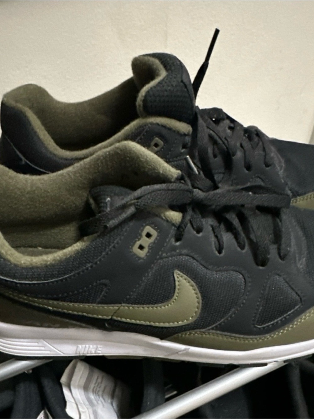 Nike Men’s Olive Green and Black Low-Top Sneakers